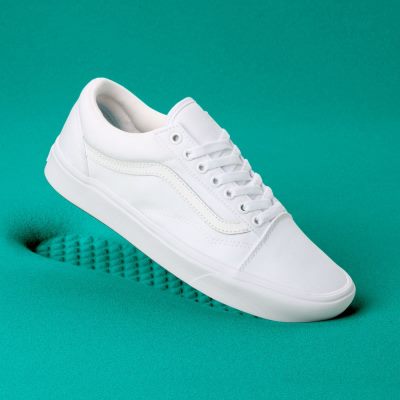 Vans Comfycush Old Skool - Erkek Spor Ayakkabı (Beyaz)